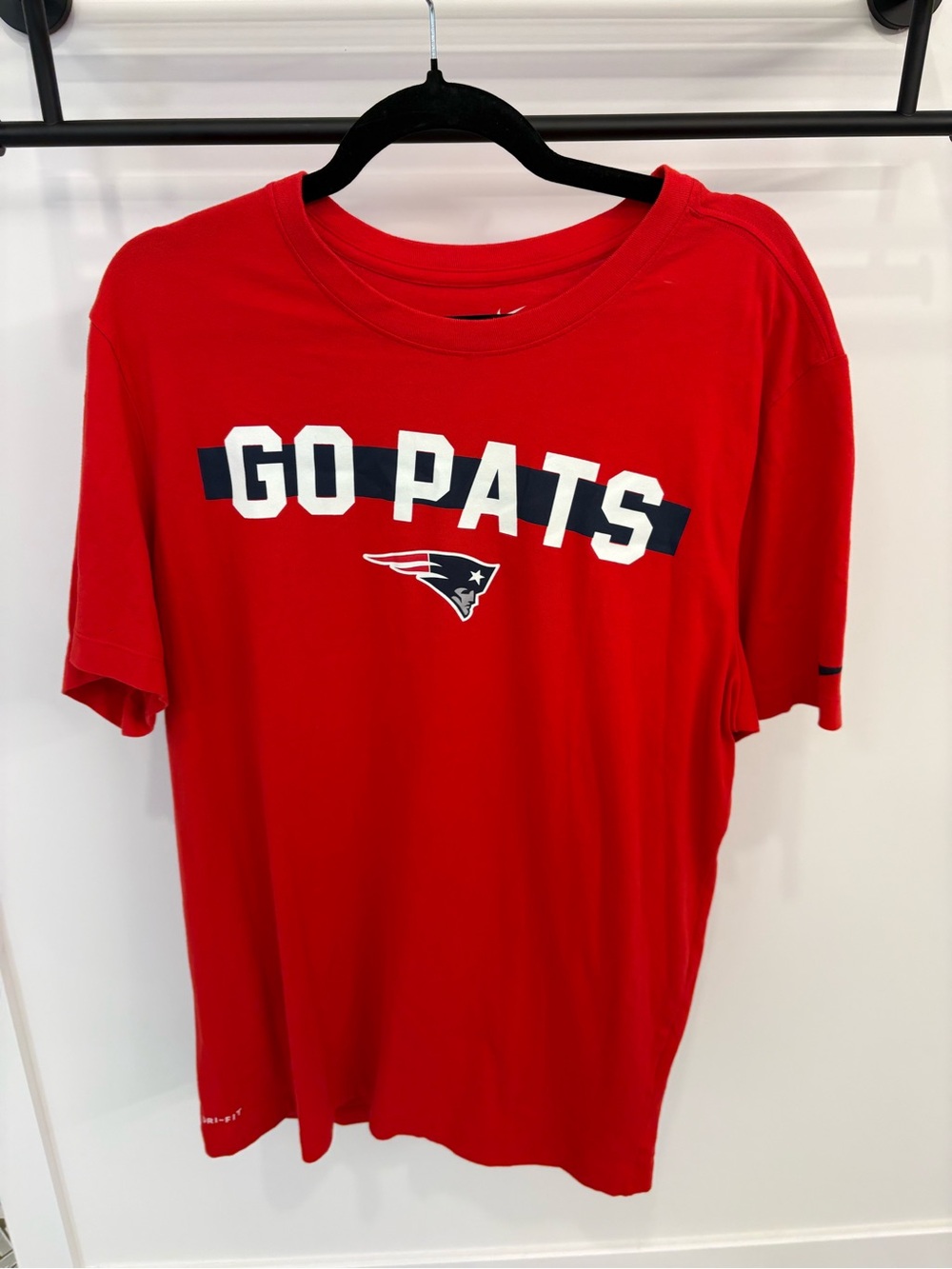 Nike Red 'GO PATS' Graphic T‑Shirt with White & Navy Accents